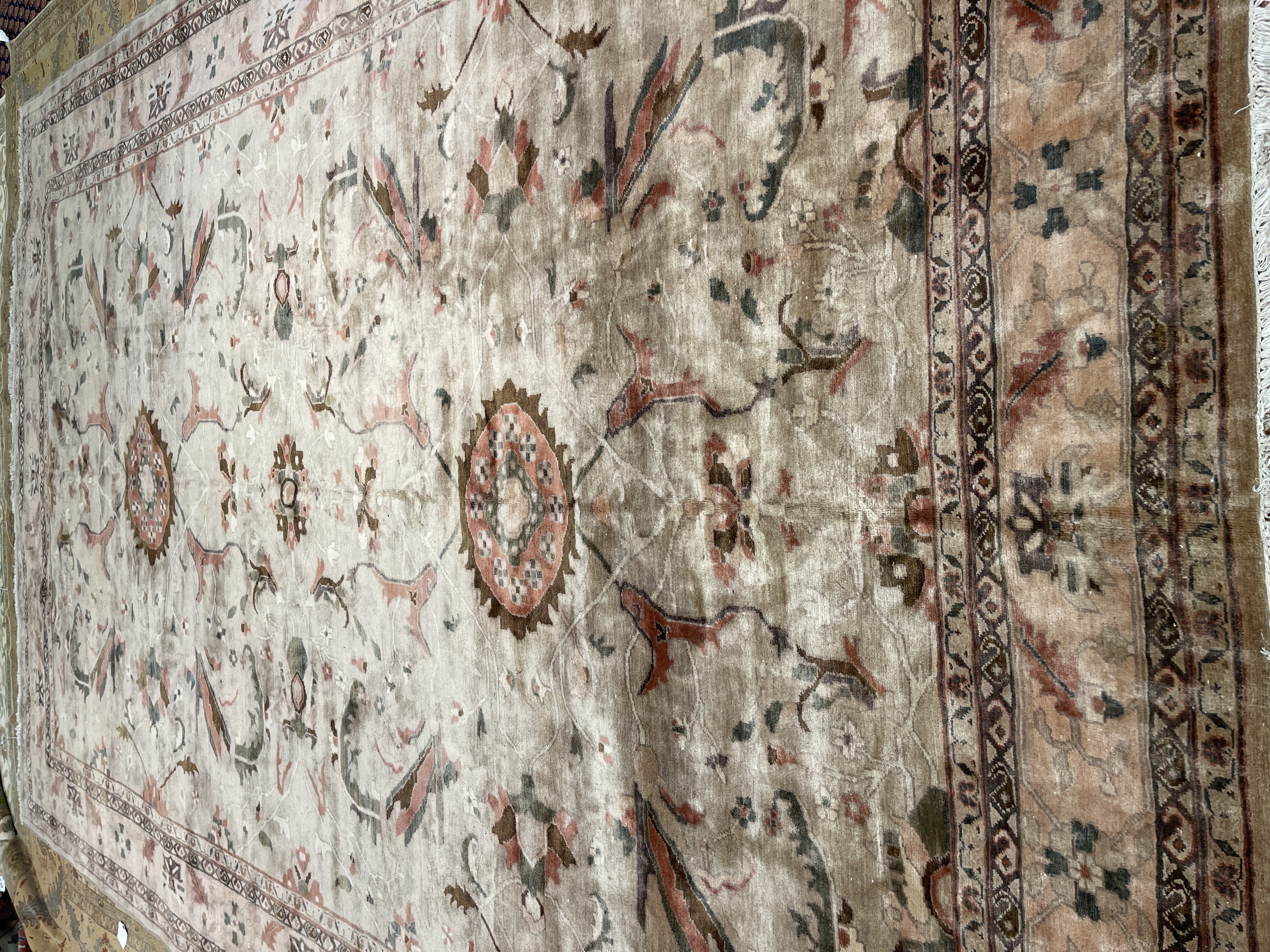 Peshawer F-615, Afghanistan rug, 9'8"x14', in light brown, green, salman, ivory, rust.. - photo 3
