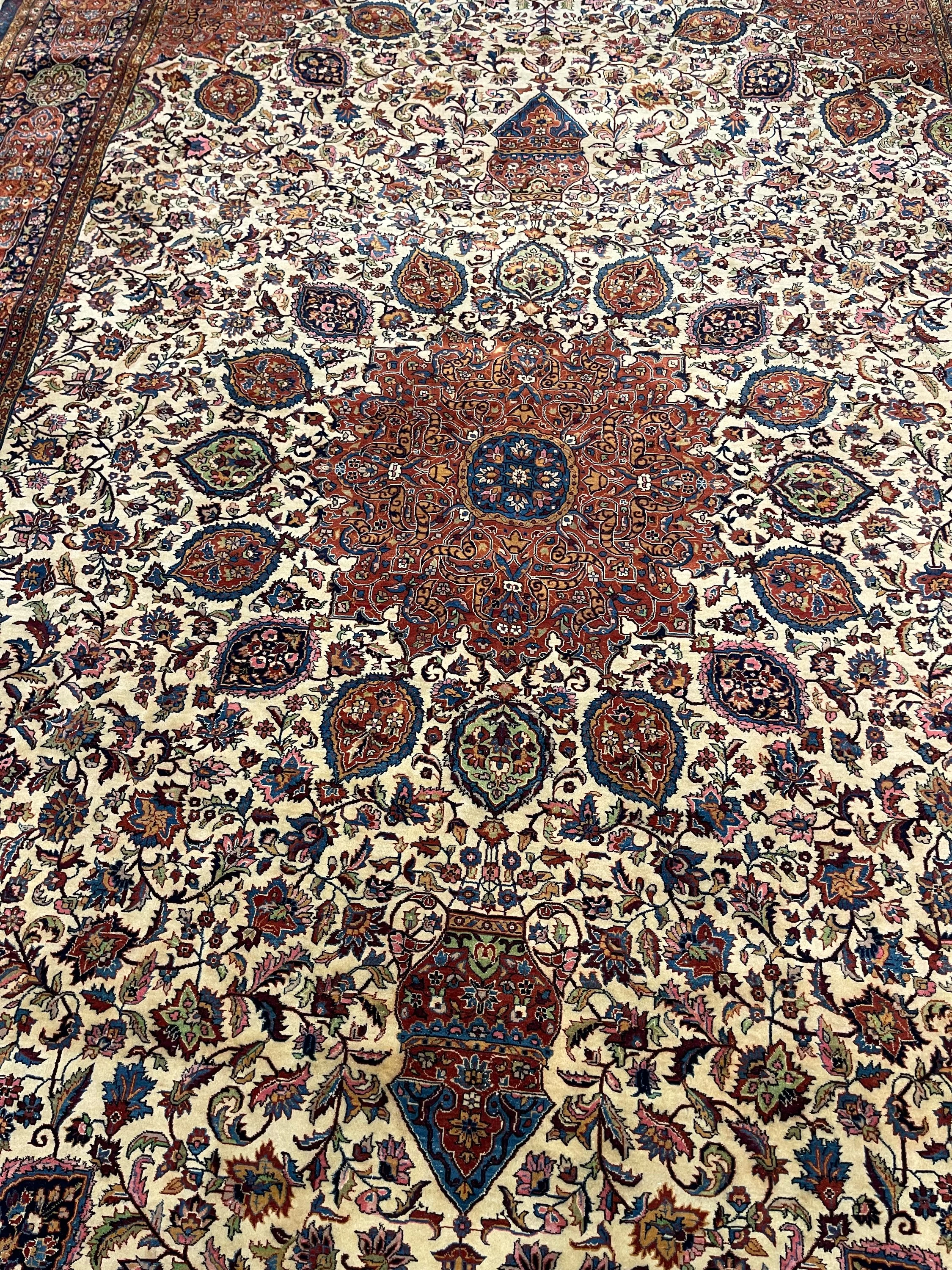 Tabriz rug F-1177, Persian rug, 9'2"x14'3", in ivory, rust, navy, light blue, green, gold, brown.. - photo 2
