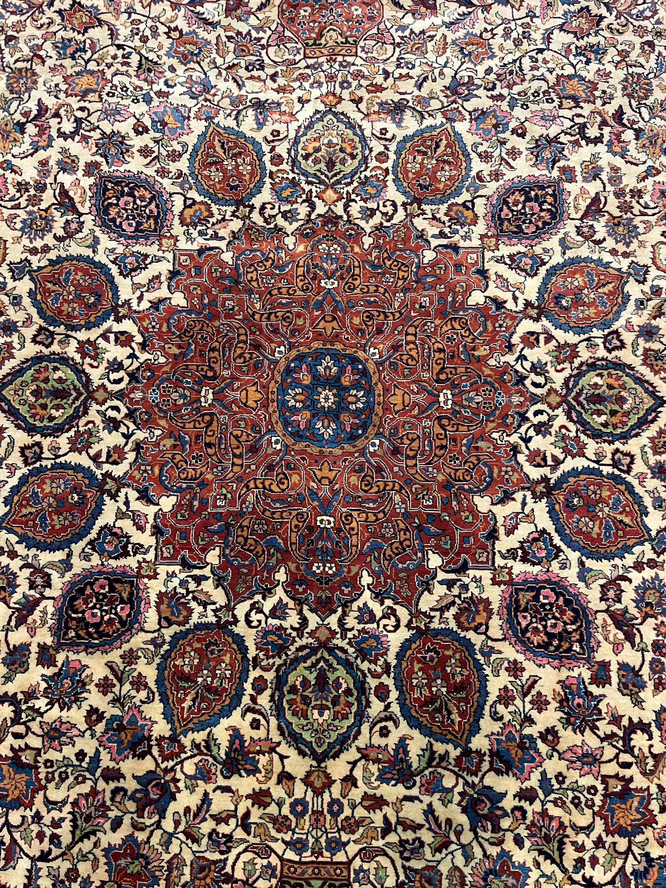 Tabriz rug F-1177, Persian rug, 9'2"x14'3", in ivory, rust, navy, light blue, green, gold, brown.. - photo 3