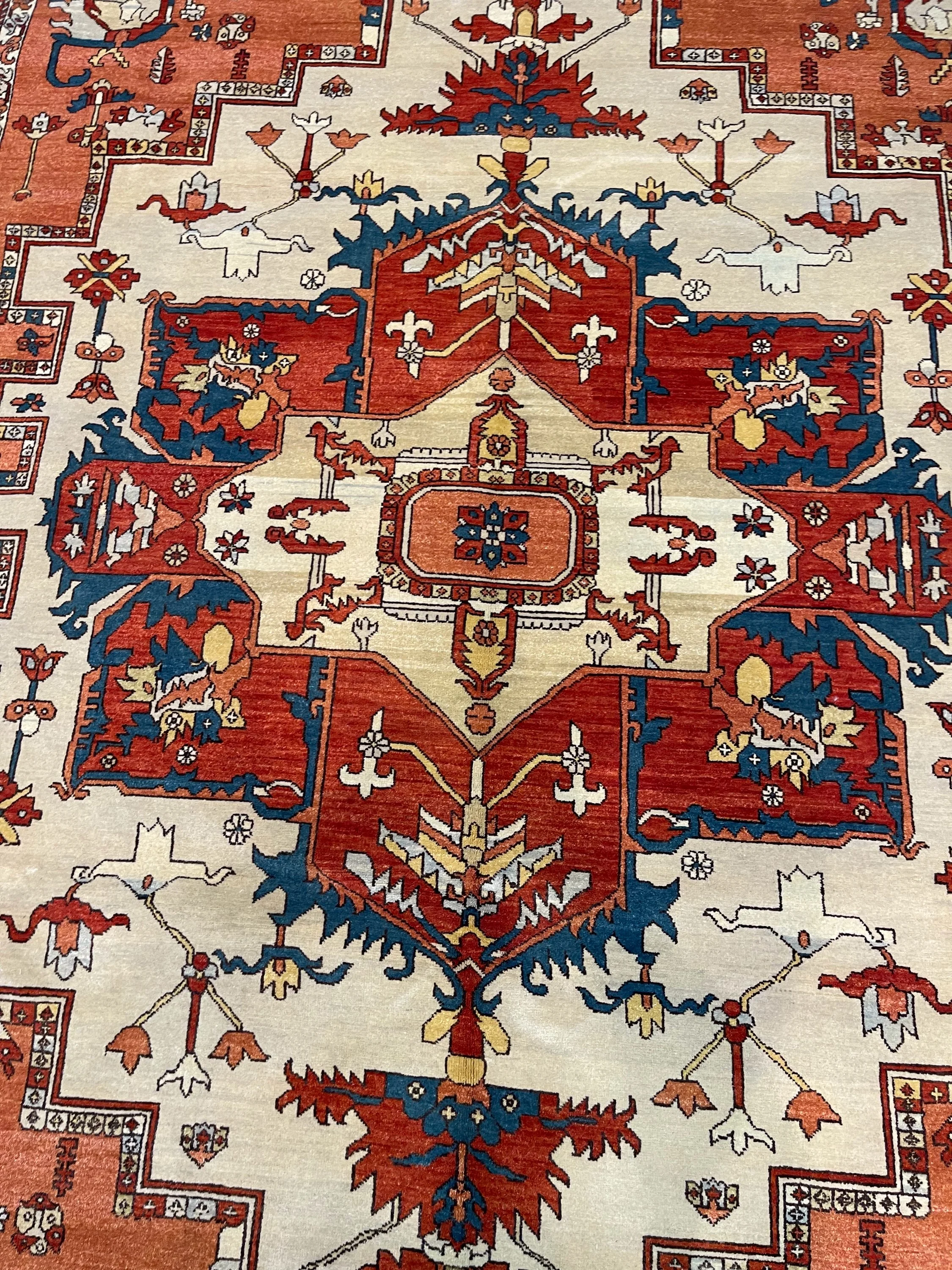 Serapi F-2032, Iran rug, 8'x9'8", in ivory, deep red, salmon, green, gold, white.. - photo 2