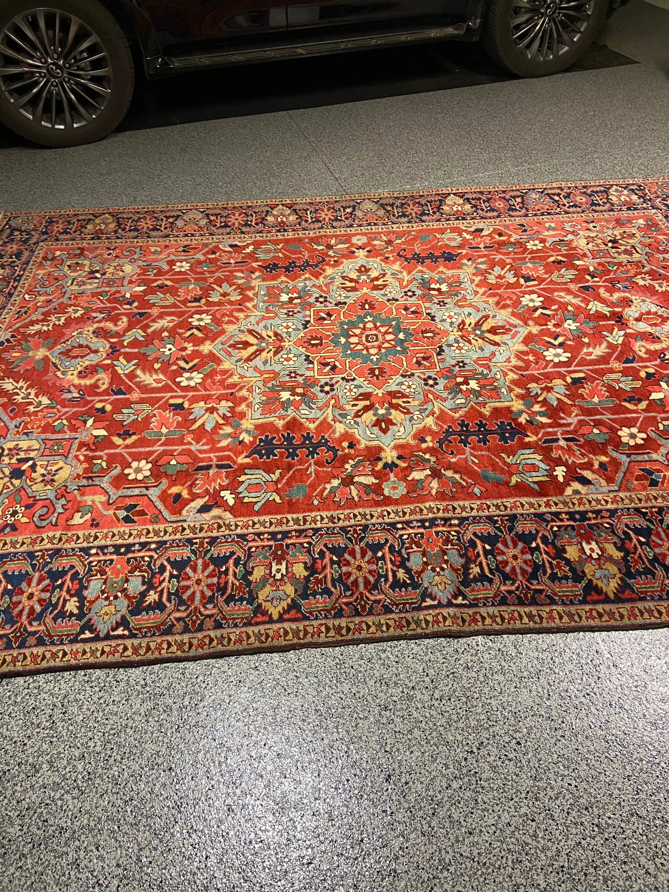Antique Persian Heriz F-817, Persian rug, 8'4"x11', in deep red, rose, navy, light blue, light green.. - photo 2