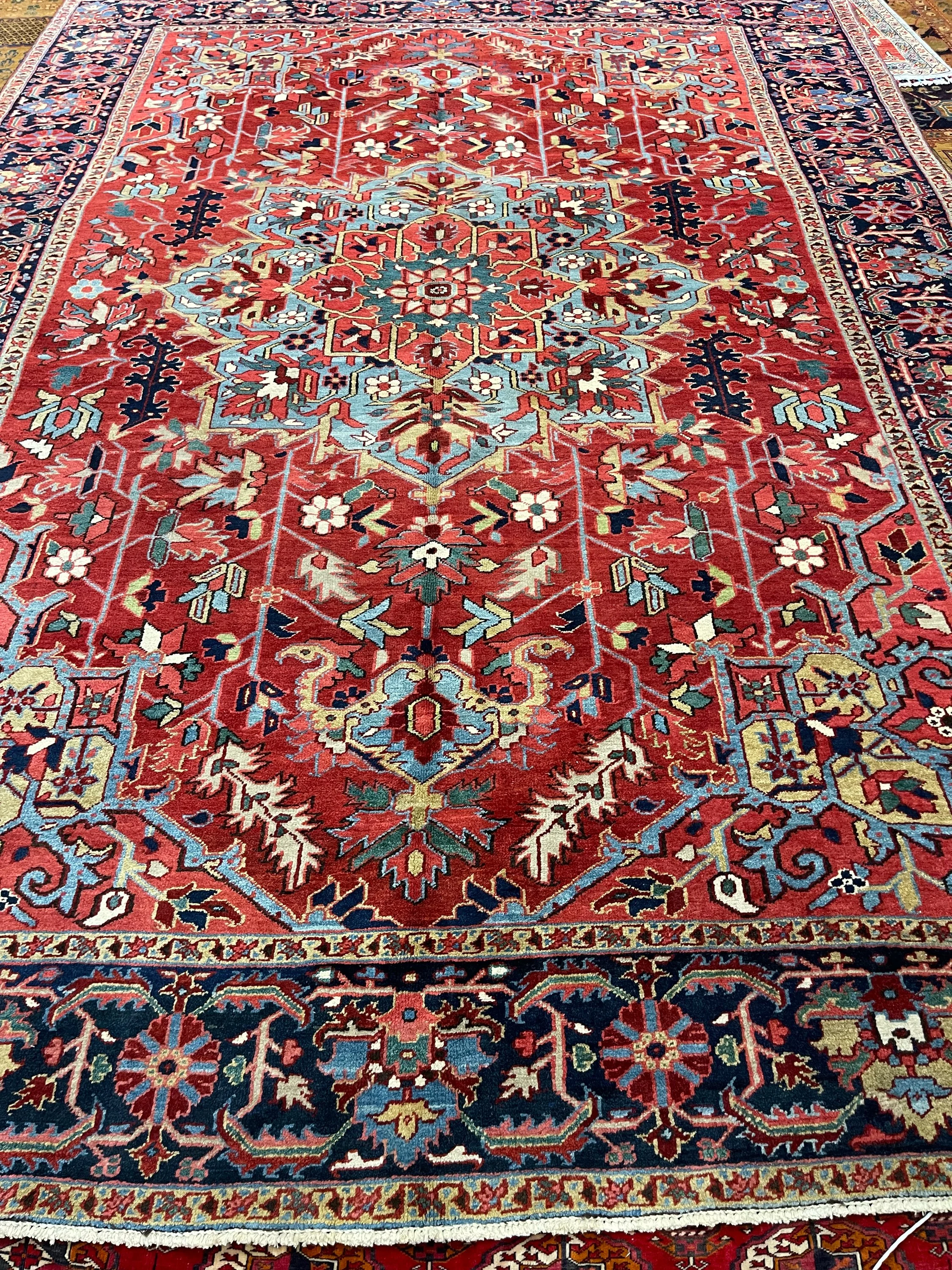 Antique Persian Heriz F-817, Persian rug, 8'4"x11', in deep red, rose, navy, light blue, light green.. - photo 3