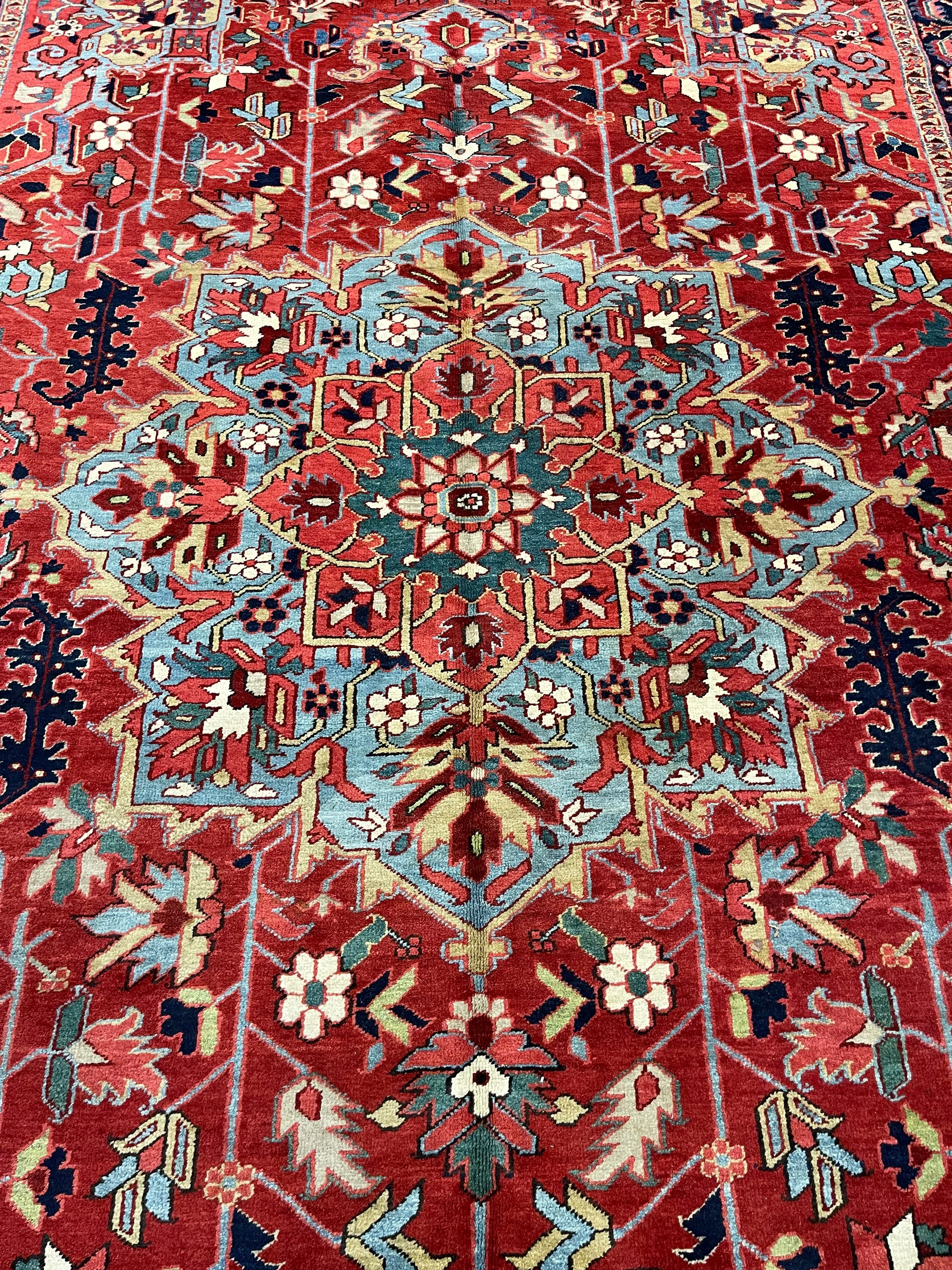 Antique Persian Heriz F-817, Persian rug, 8'4"x11', in deep red, rose, navy, light blue, light green.. - photo 4