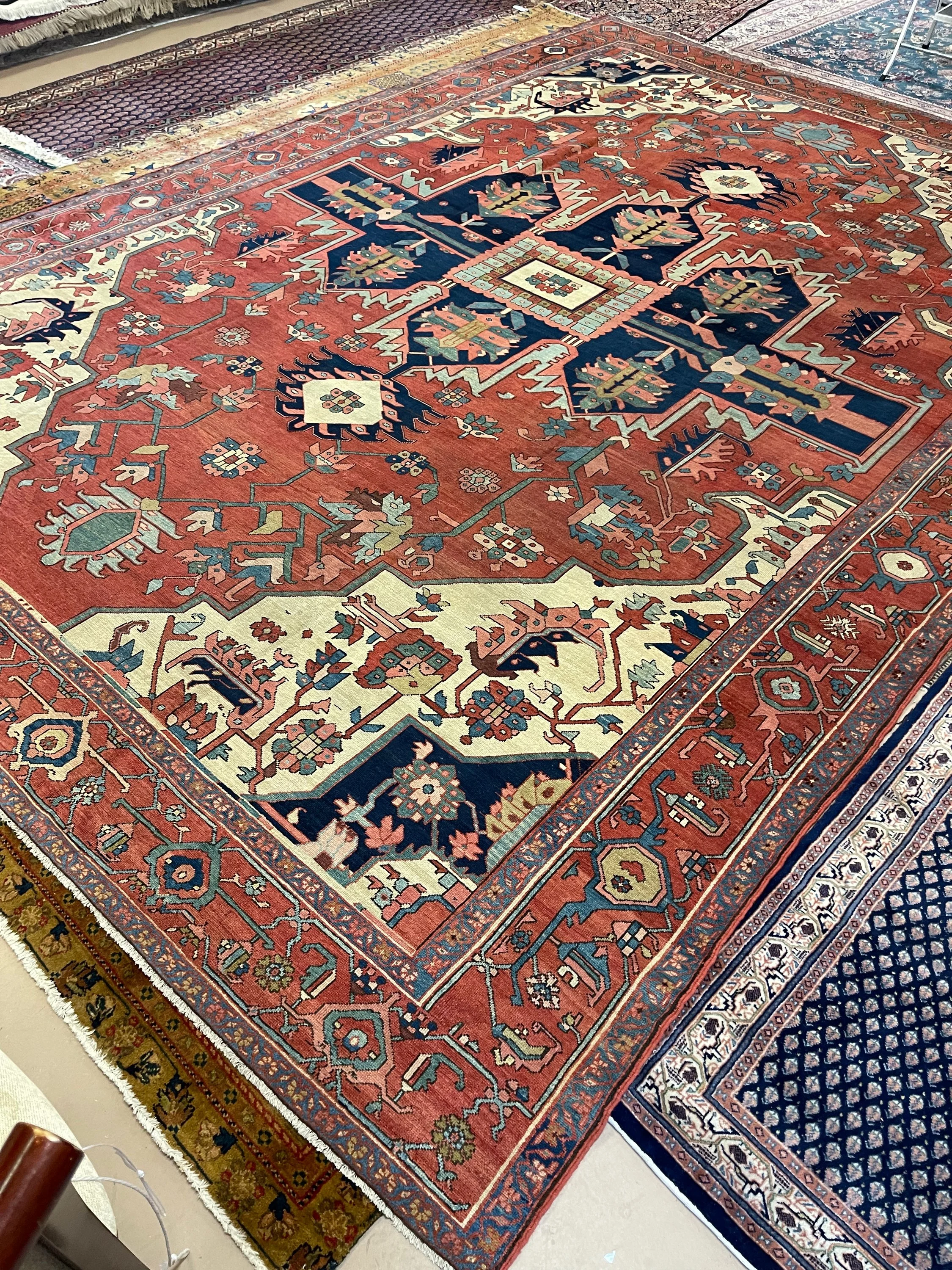 Antique Persian Serapi F-2056, Persian rug, 11'4"x15'7", in rust, navy brown, light blue, light green, rose, salmon.. - photo 3